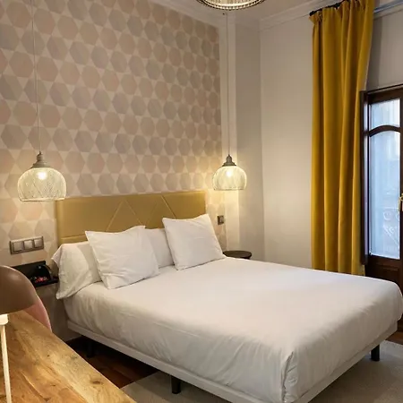 Cuatro Caminos بيت ضيافة 3*