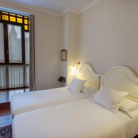 Cuatro Caminos Πανσιόν 4*