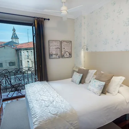 Πανσιόν Cuatro Caminos Torrelavega